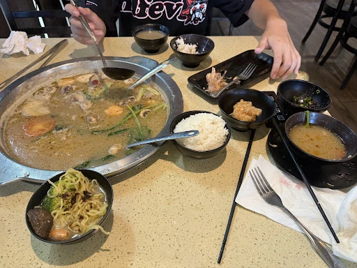 TOP POT Restaurant 宴遇火锅 photo 7